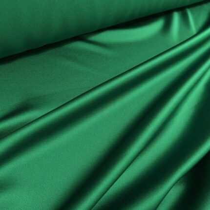 Krepsatén smaragdově zelený